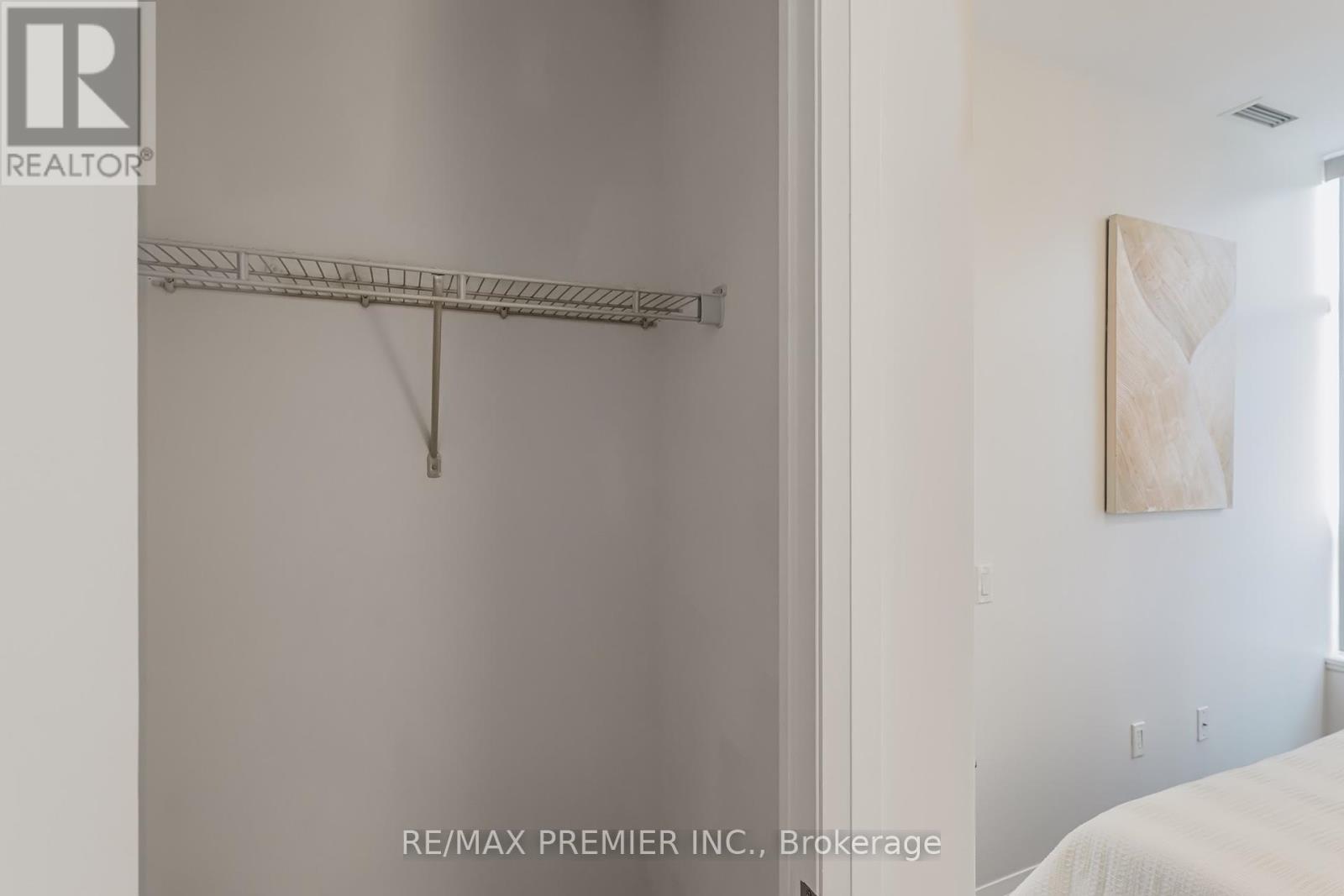 Photo 44 of 119 4800 Highway 7 Road, Vaughan ON