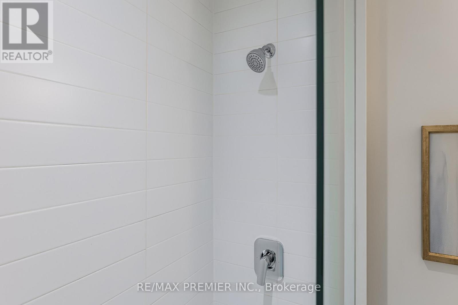Photo 2 of 119 4800 Highway 7 Road, Vaughan ON