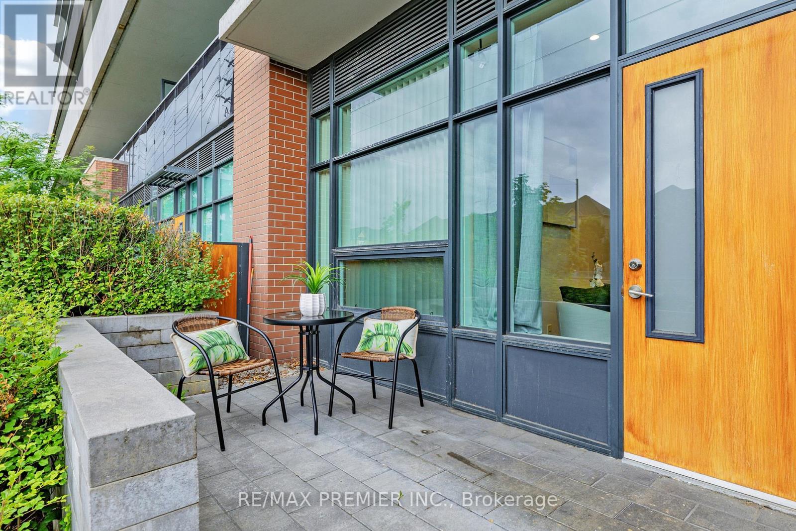 Photo 12 of 119 4800 Highway 7 Road, Vaughan ON
