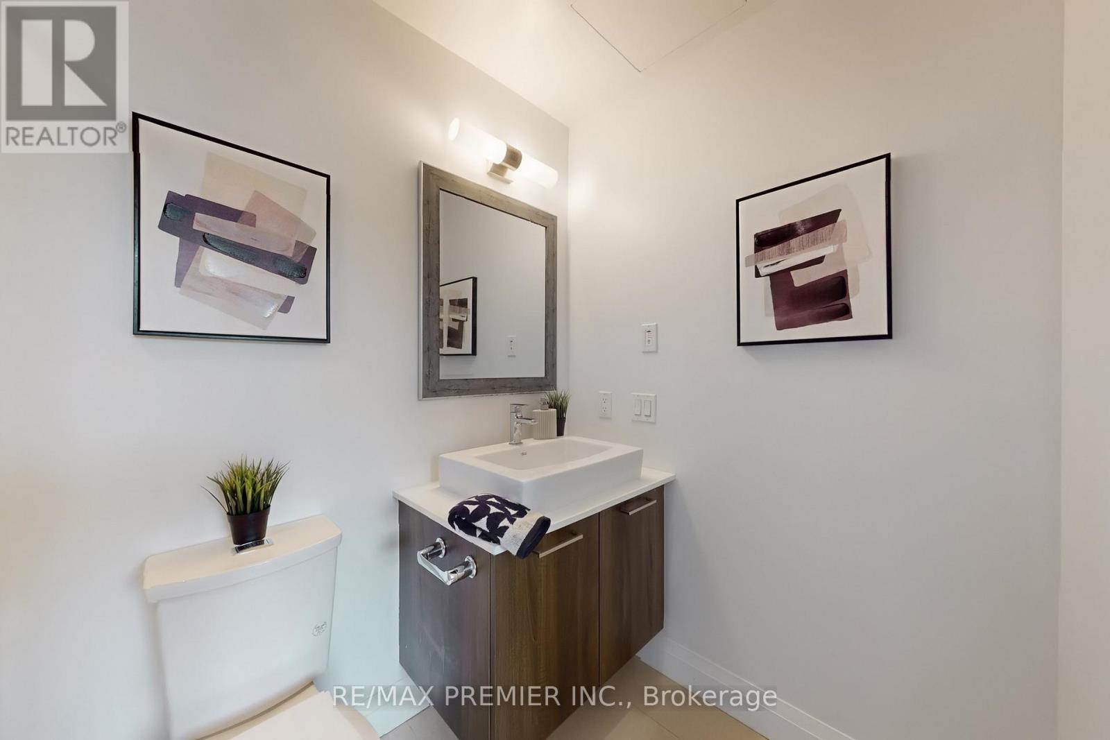 Photo 49 of 119 4800 Highway 7 Road, Vaughan ON