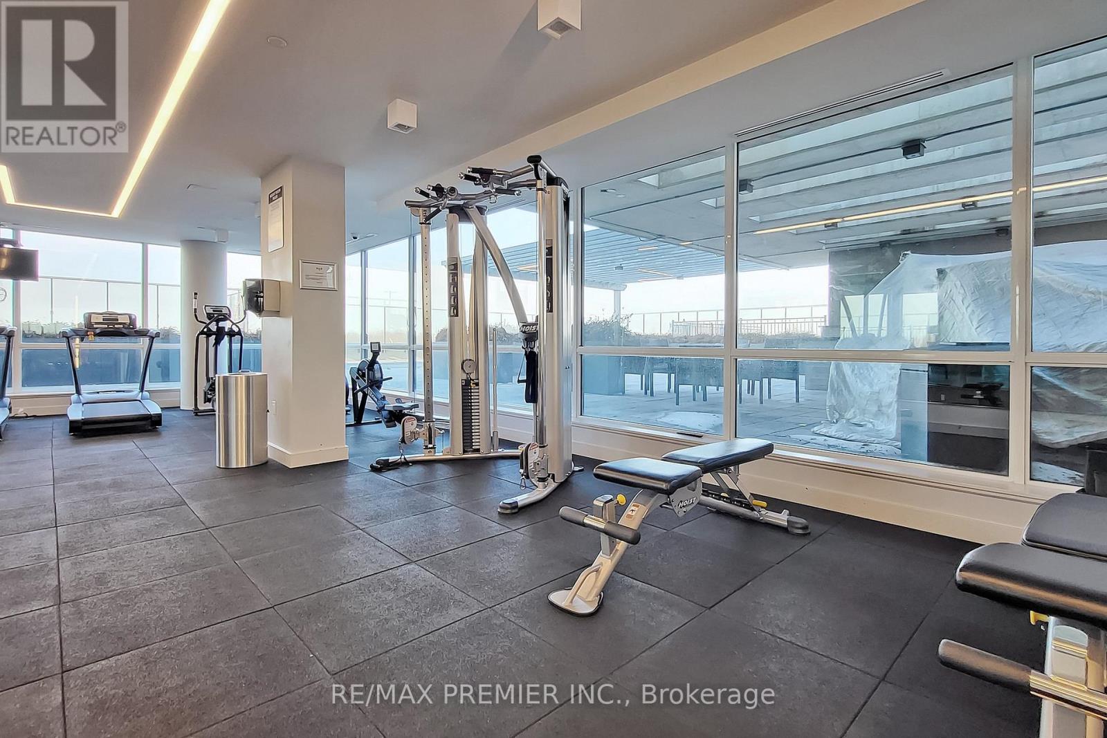 Photo 10 of 119 4800 Highway 7 Road, Vaughan ON