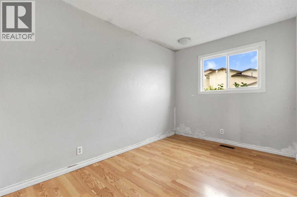 Single Family House Bungalow for Sale in   Templemont Way NE Temple Calgary 