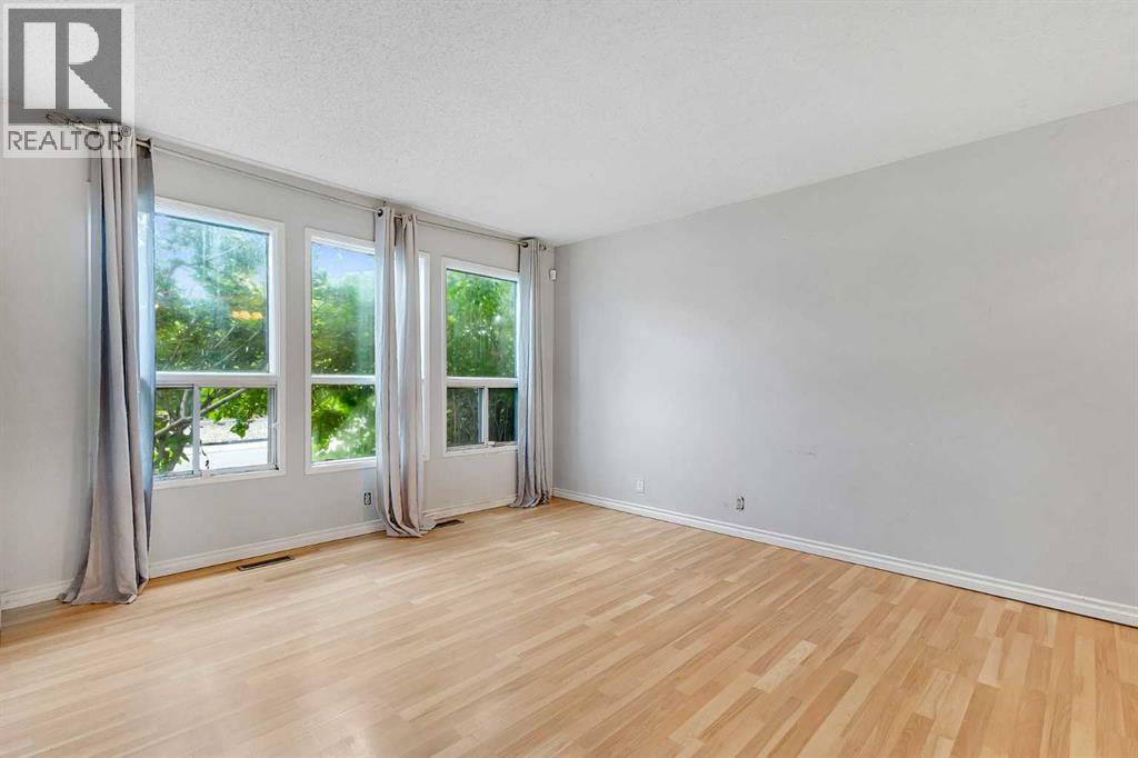 Single Family House Bungalow for Sale in   Templemont Way NE Temple Calgary 