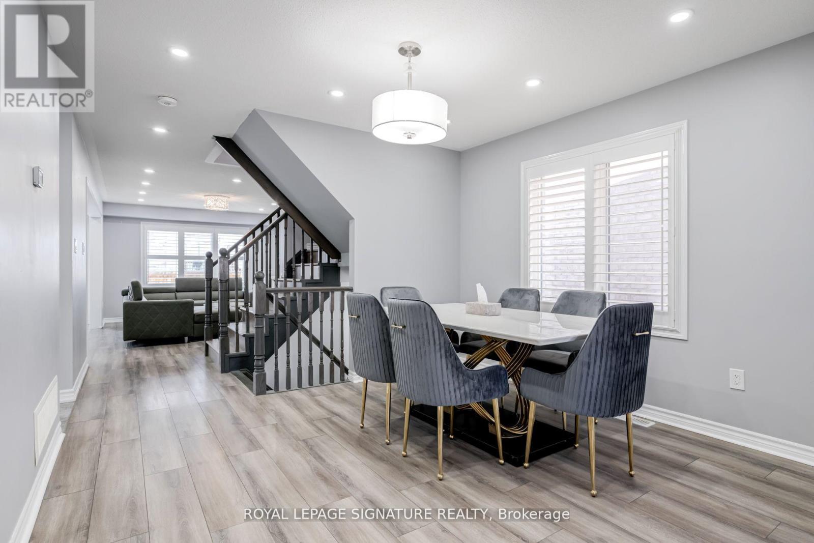 Photo 11 of 104 Stedford Crescent E, Brampton ON