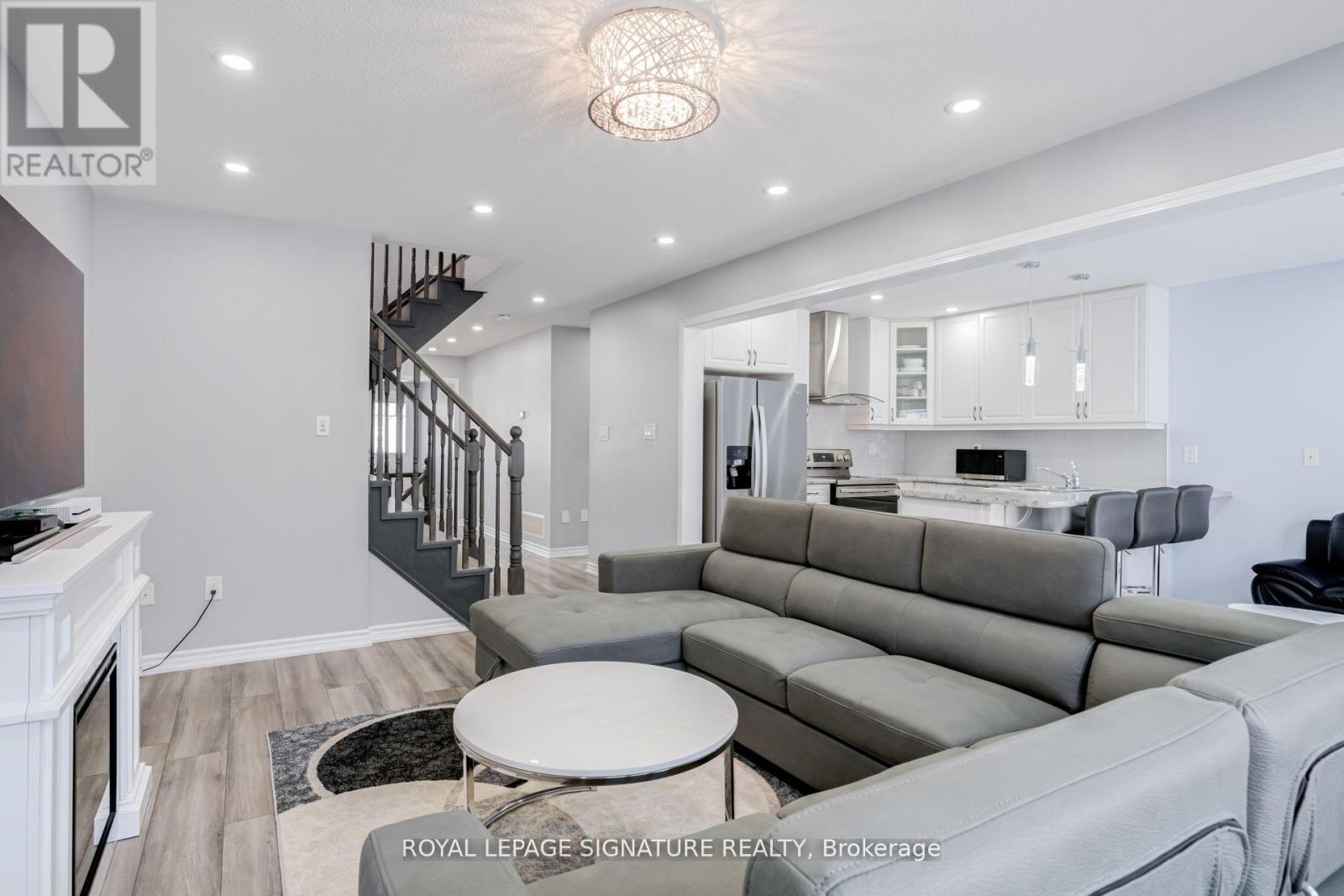 Photo 26 of 104 Stedford Crescent E, Brampton ON