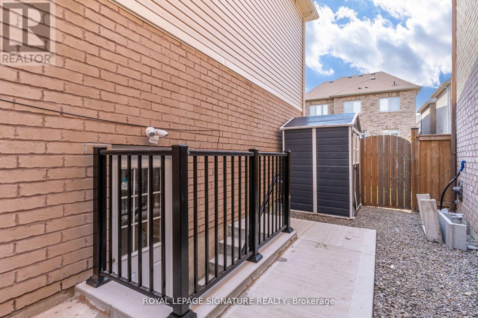 Photo 24 of 104 Stedford Crescent E, Brampton ON