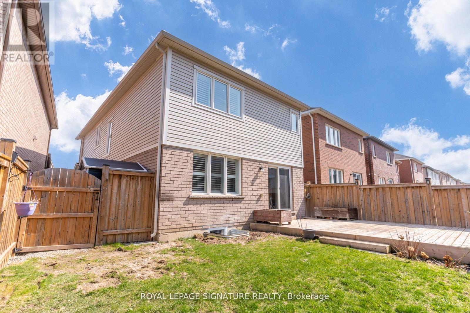 Photo 18 of 104 Stedford Crescent E, Brampton ON