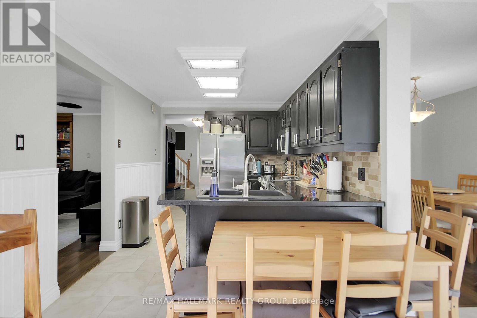Photo 14 of 1661 Kindersley Avenue, Ottawa ON