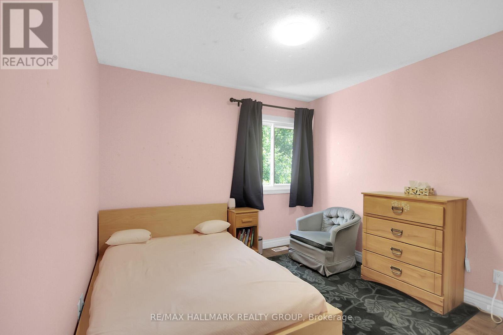 Photo 35 of 1661 Kindersley Avenue, Ottawa ON