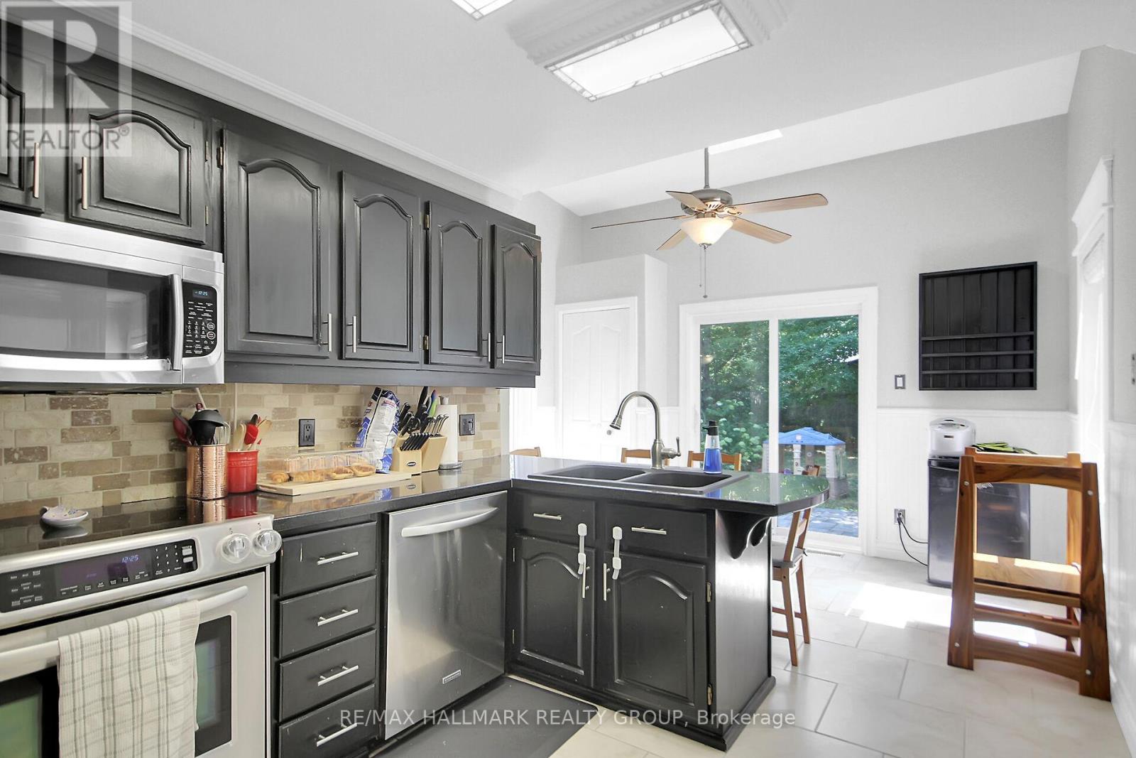 Photo 40 of 1661 Kindersley Avenue, Ottawa ON