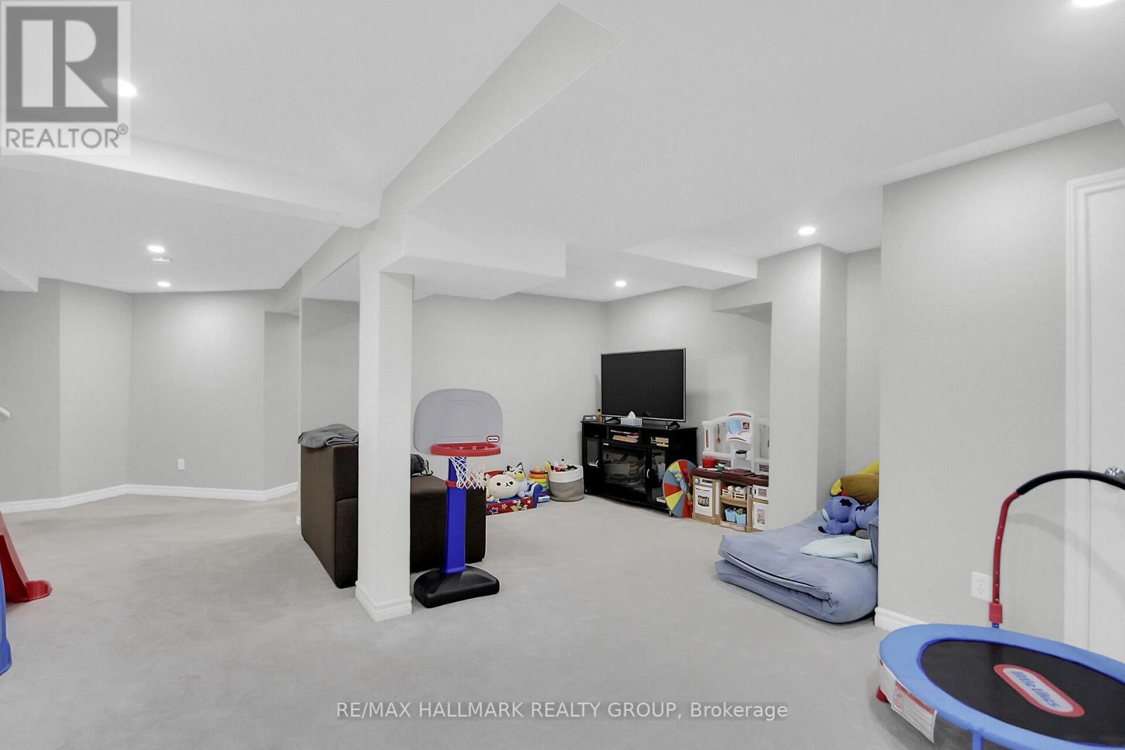 Photo 24 of 1661 Kindersley Avenue, Ottawa ON