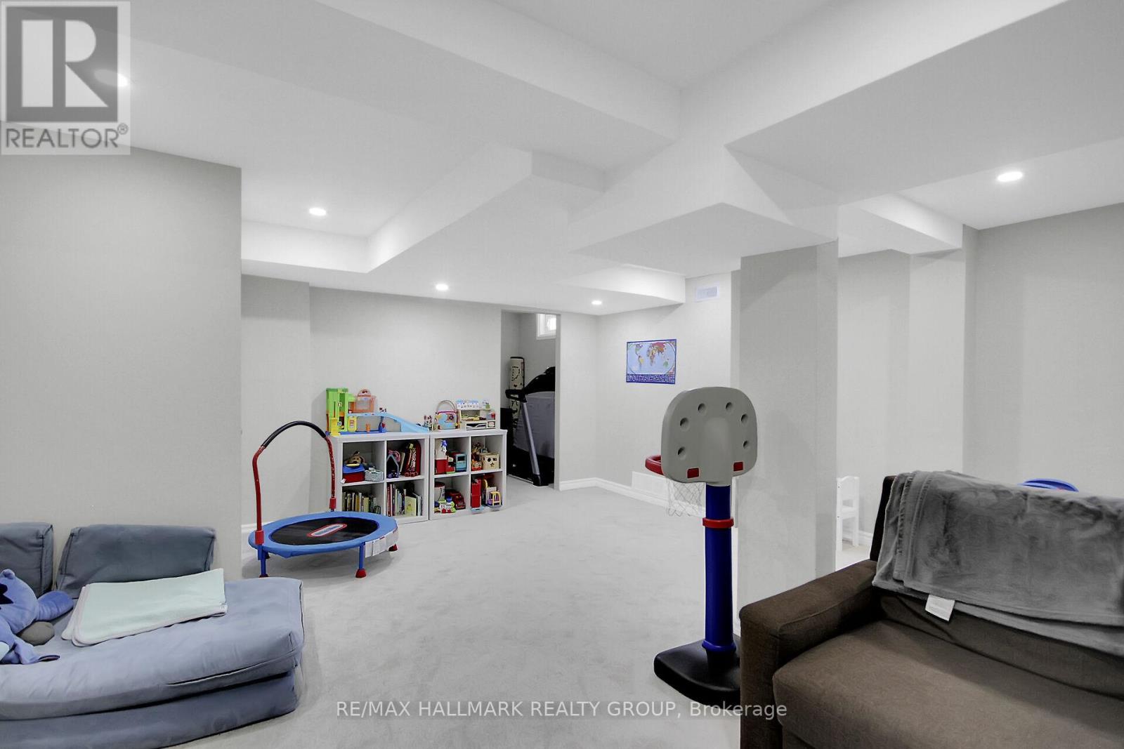 Photo 28 of 1661 Kindersley Avenue, Ottawa ON