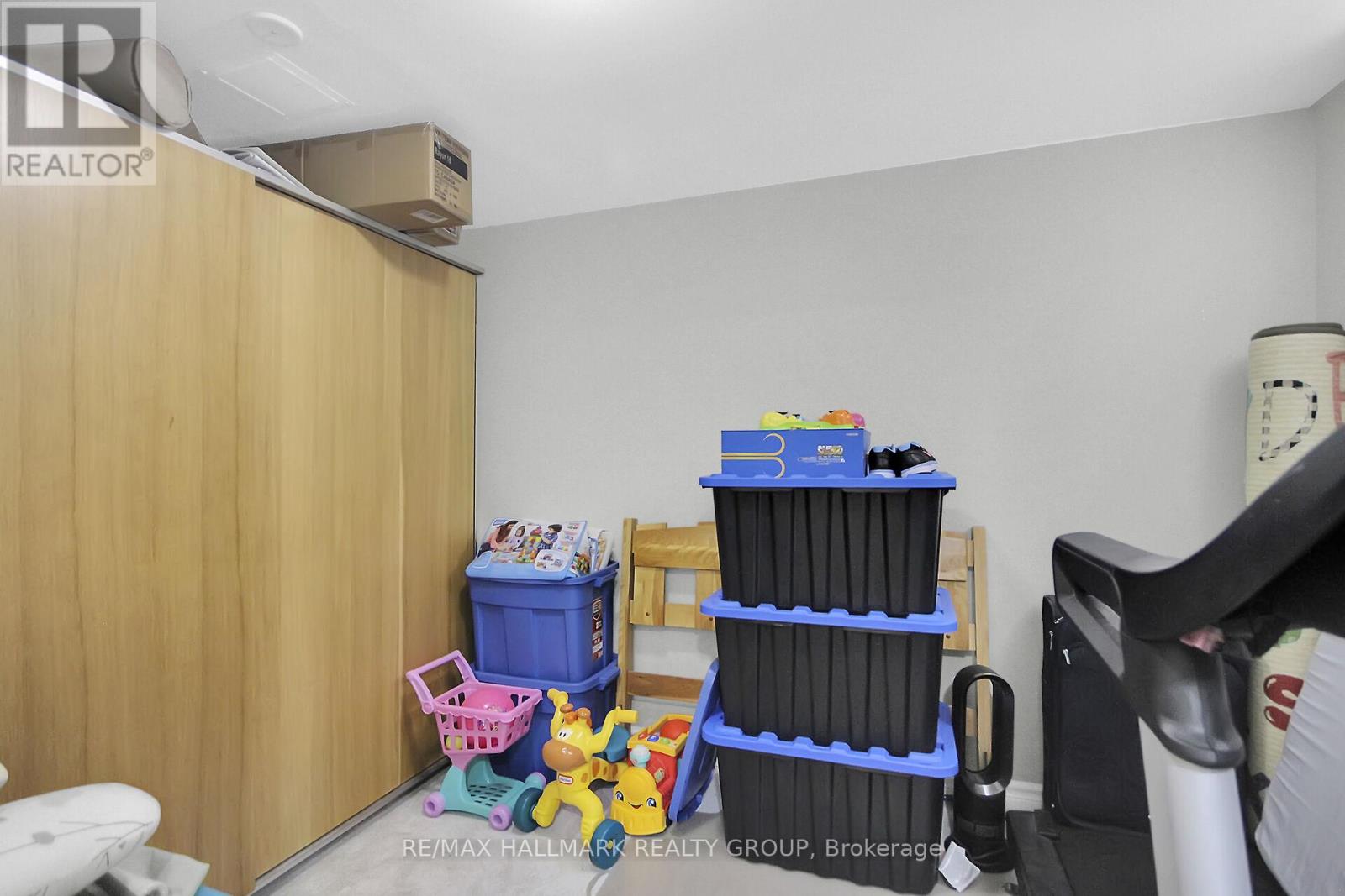 Photo 3 of 1661 Kindersley Avenue, Ottawa ON