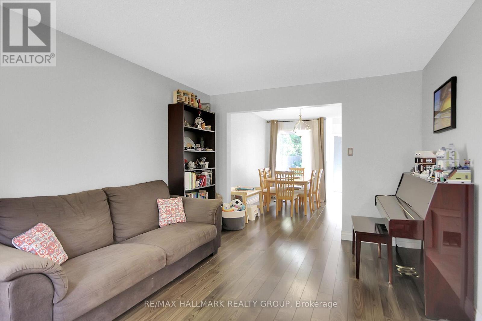 Photo 9 of 1661 Kindersley Avenue, Ottawa ON