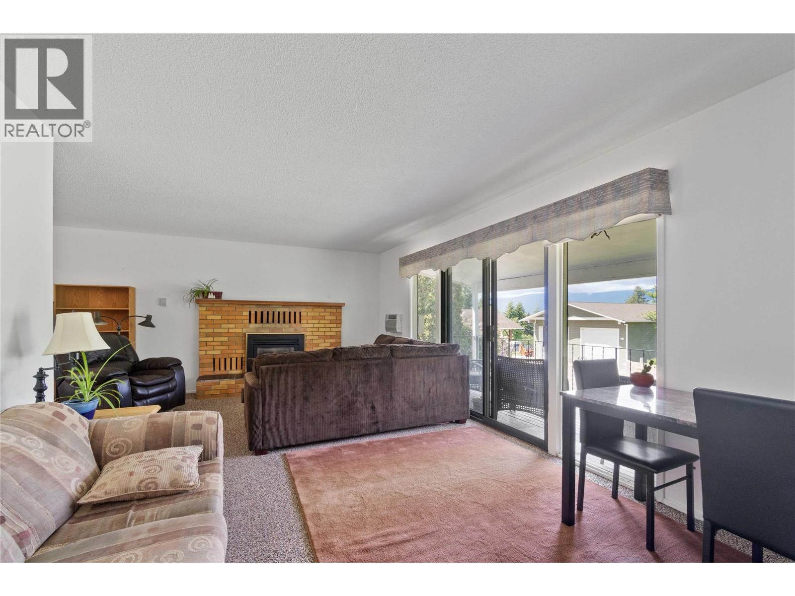 Photo 2 of 2941 30 Street Ne, Salmon Arm BC