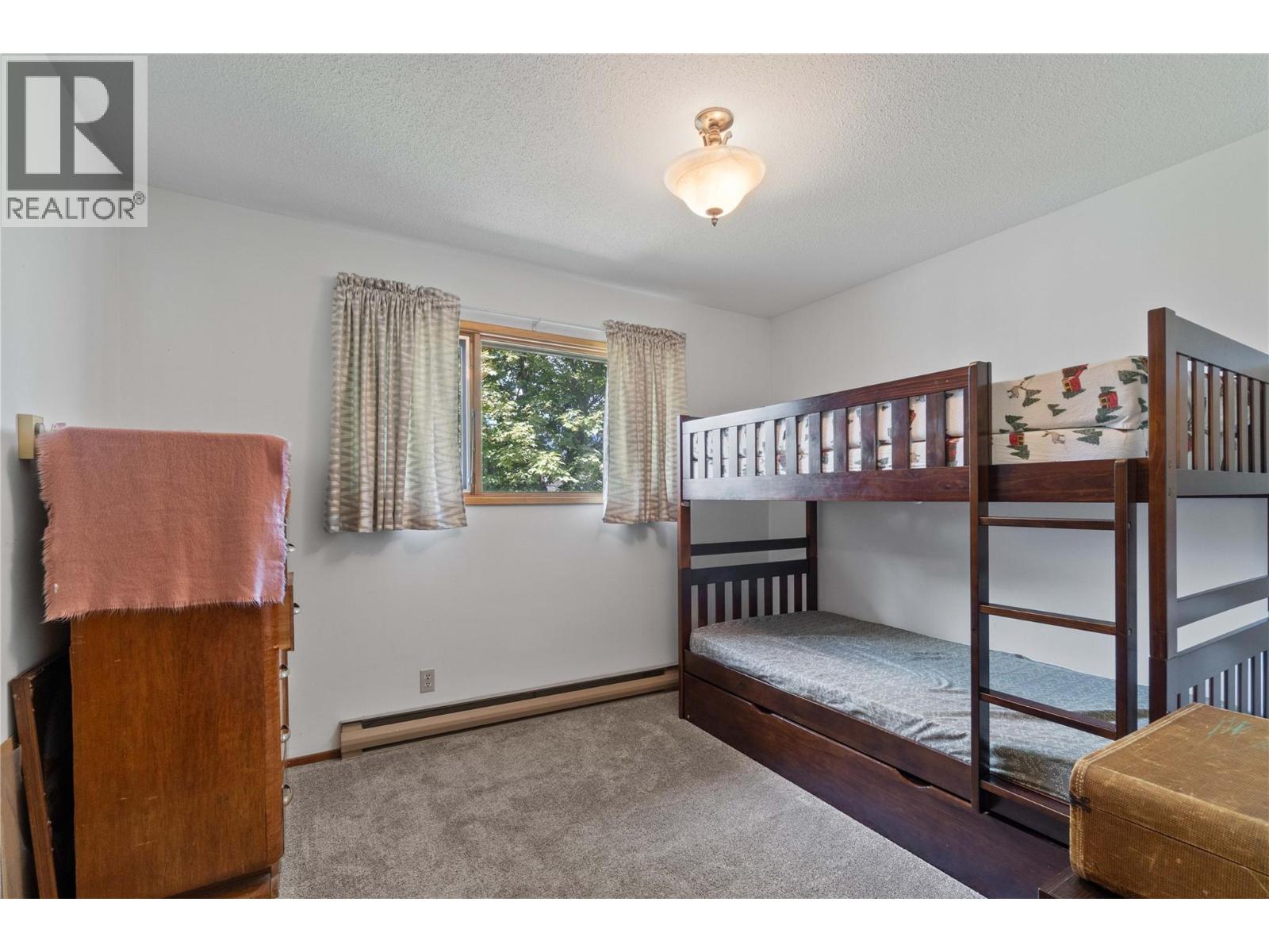 Photo 6 of 2941 30 Street Ne, Salmon Arm BC