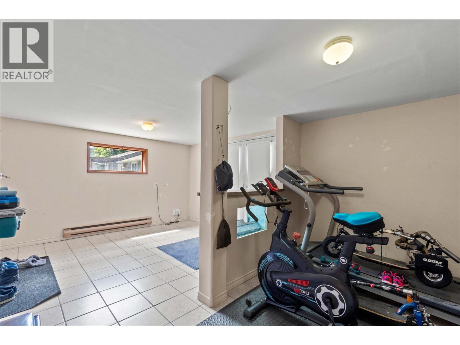 Photo 5 of 2941 30 Street Ne, Salmon Arm BC