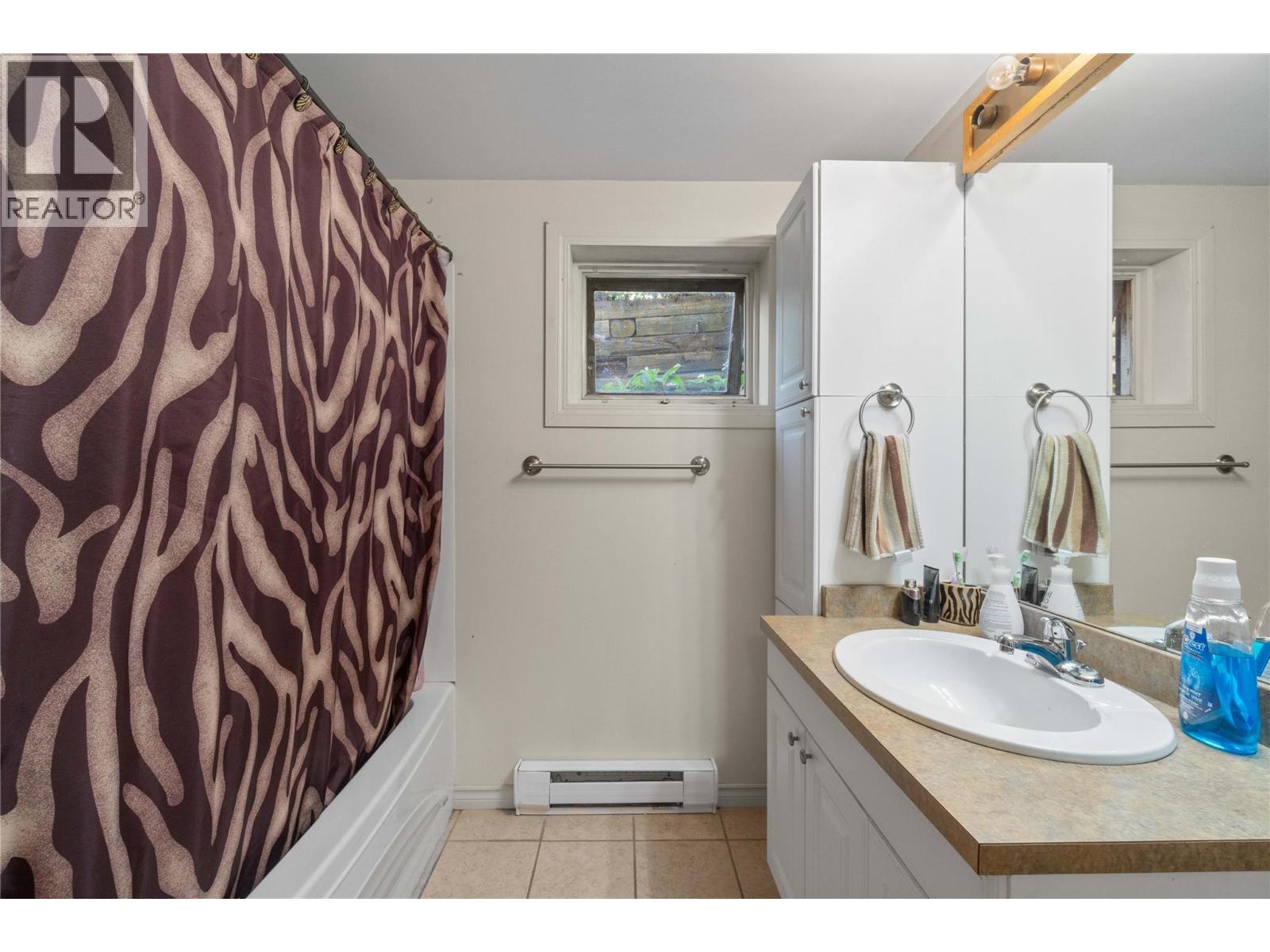 Photo 9 of 2941 30 Street Ne, Salmon Arm BC