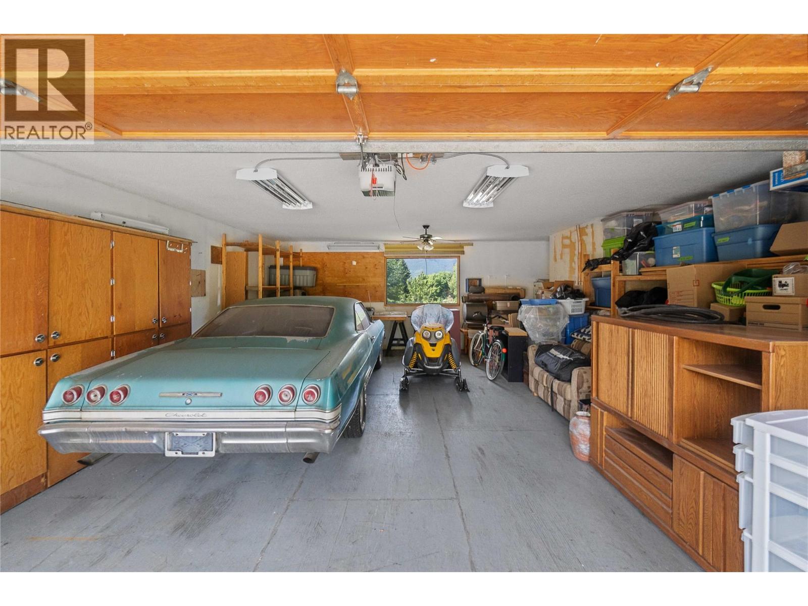 Photo 4 of 2941 30 Street Ne, Salmon Arm BC