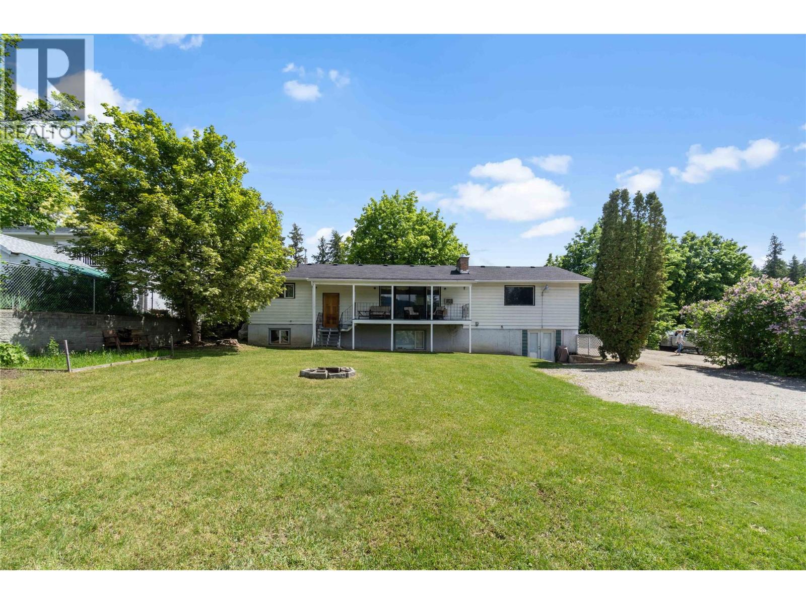 Photo 15 of 2941 30 Street Ne, Salmon Arm BC