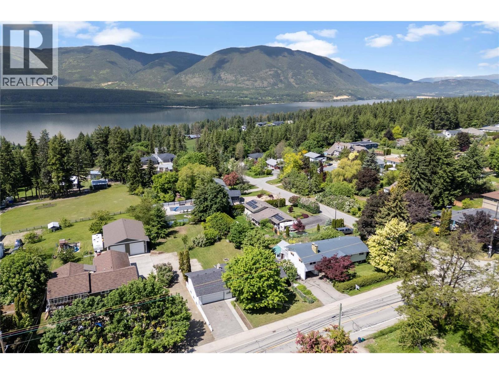 Photo 37 of 2941 30 Street Ne, Salmon Arm BC