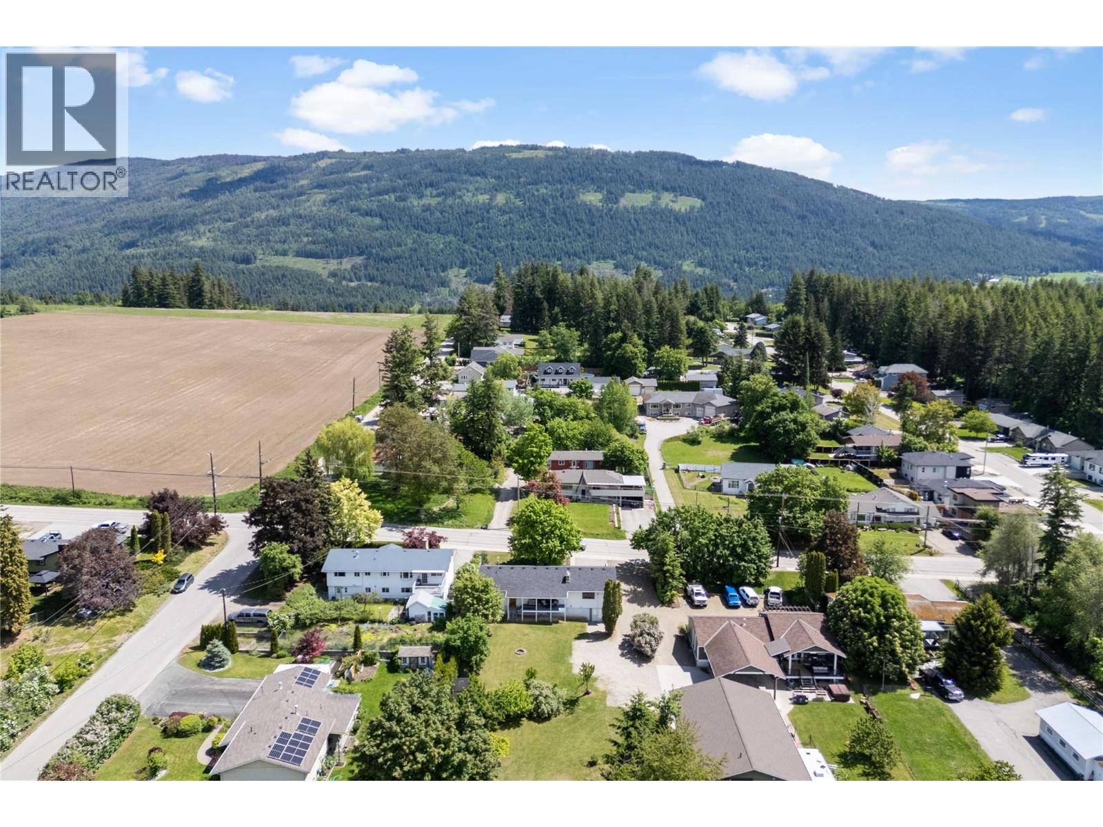 Photo 31 of 2941 30 Street Ne, Salmon Arm BC