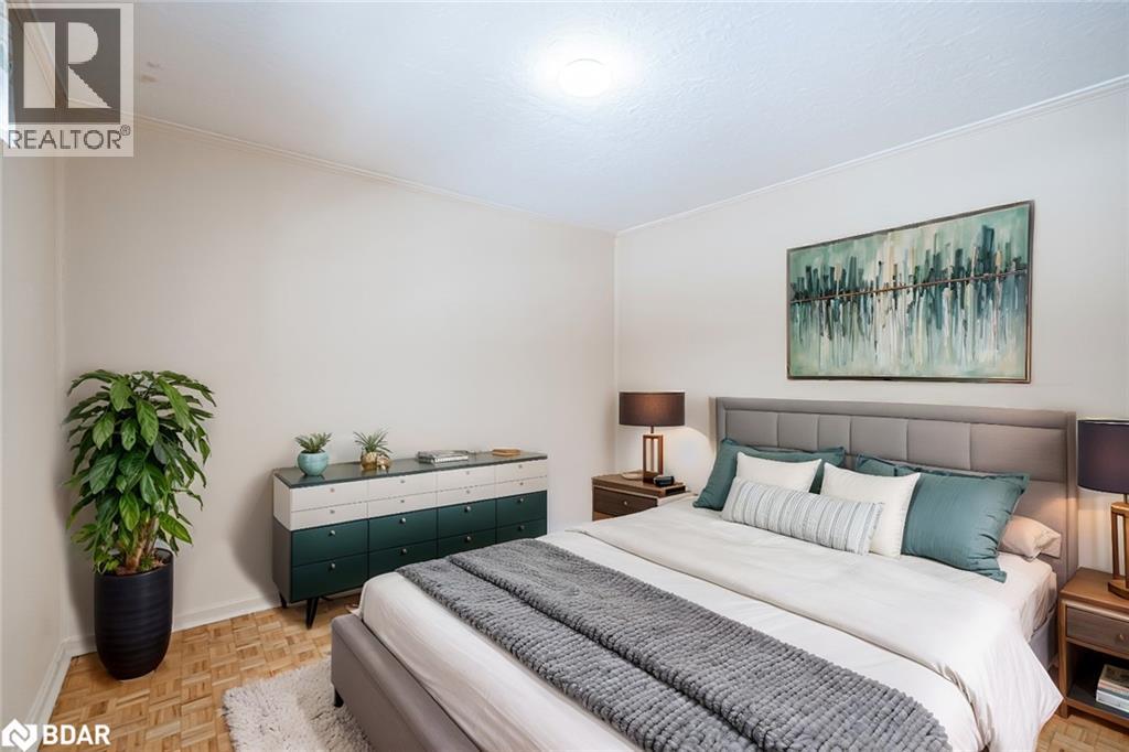 Photo 13 of 98 Donald Street, Barrie ON