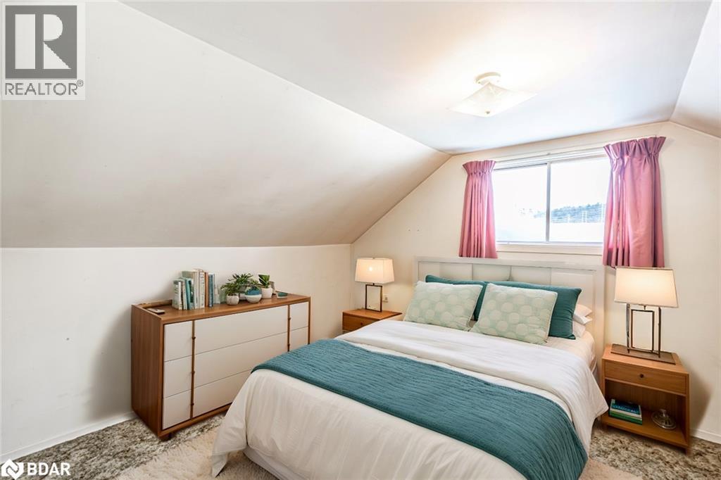 Photo 17 of 98 Donald Street, Barrie ON