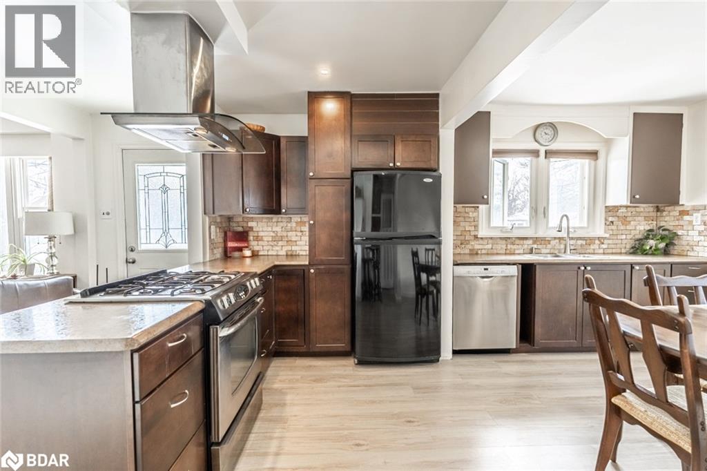 Photo 4 of 98 Donald Street, Barrie ON