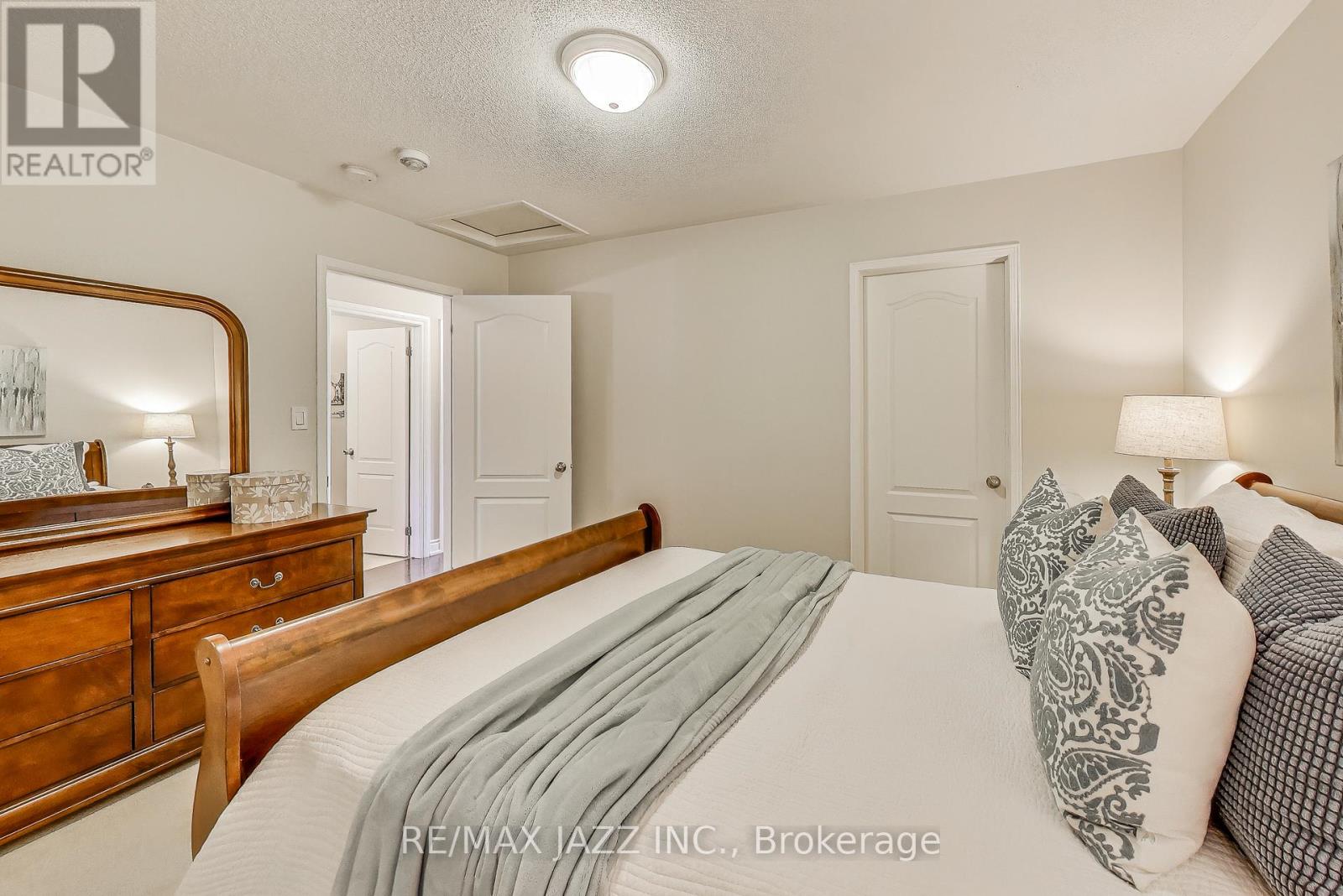 Photo 34 of 2392 Secreto Drive, Oshawa ON