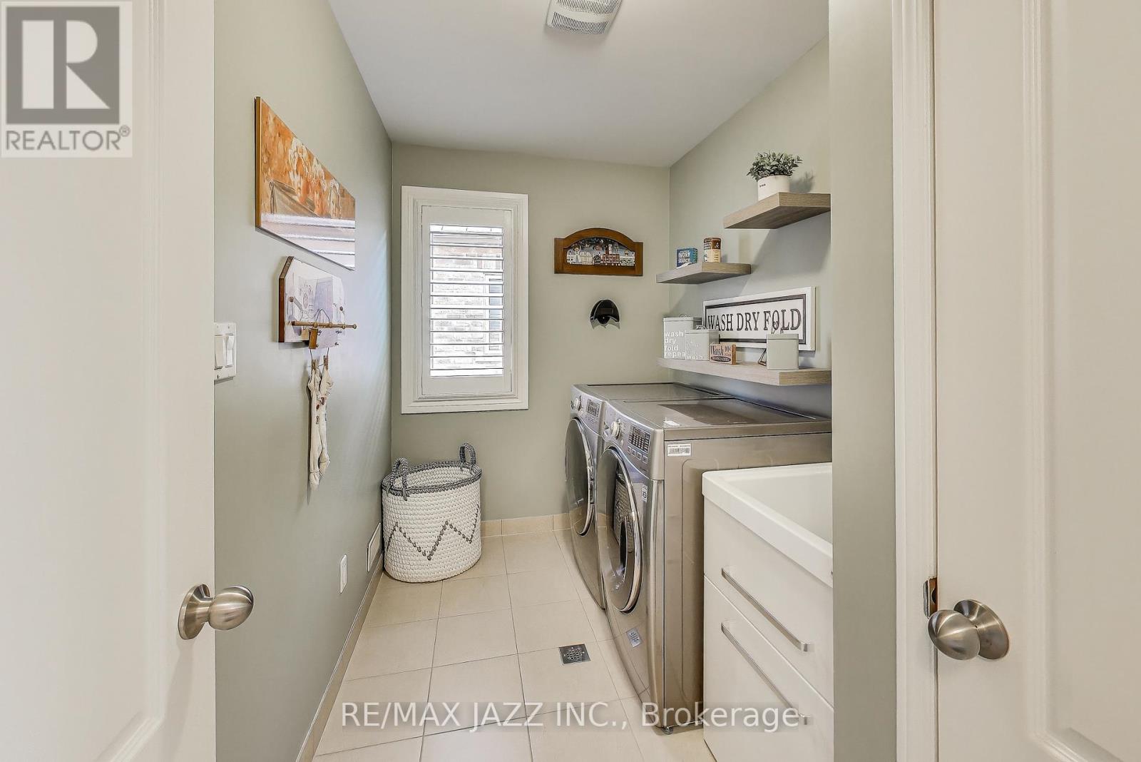 Photo 9 of 2392 Secreto Drive, Oshawa ON