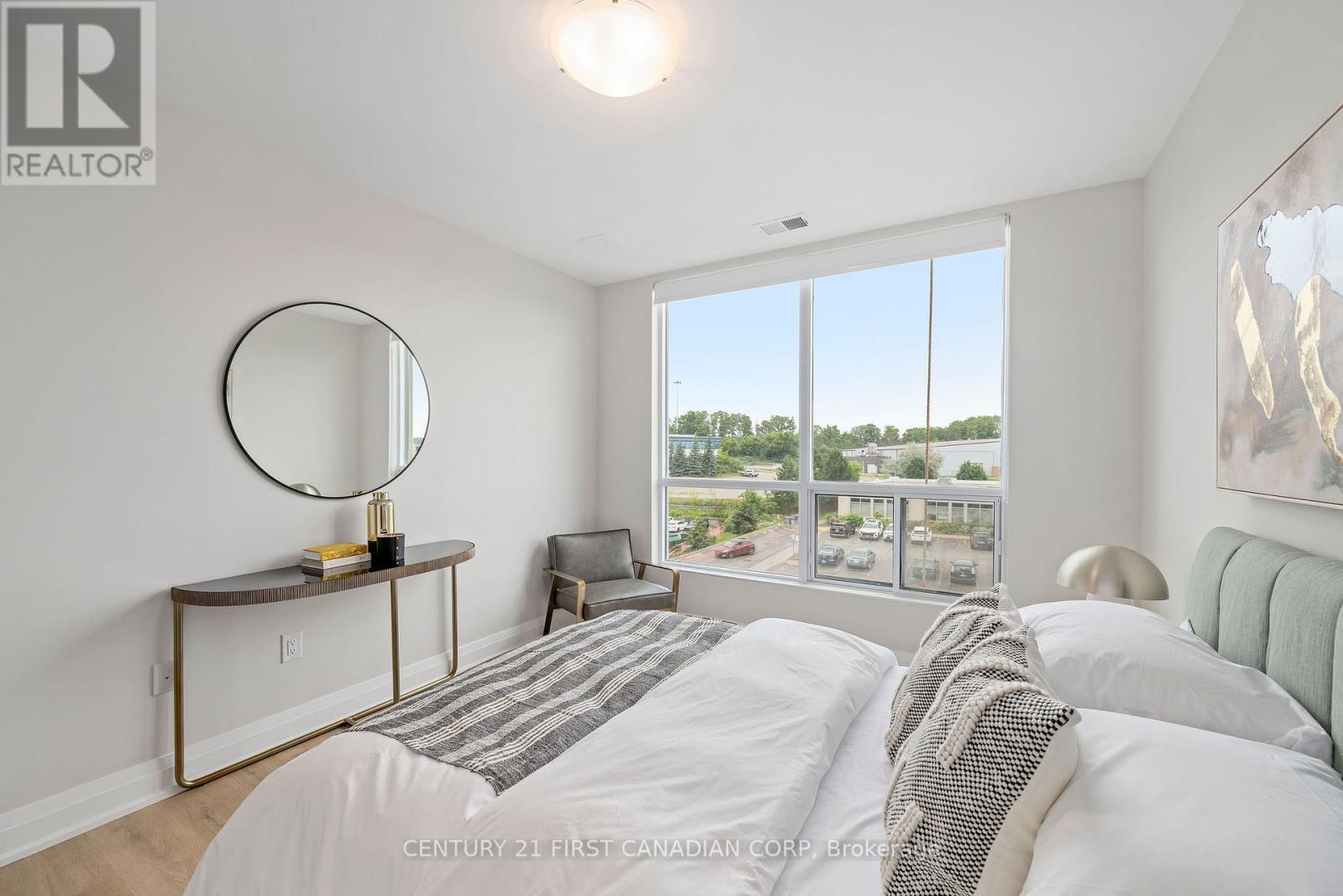 Photo 5 of 906 4286 King Street, Kitchener ON
