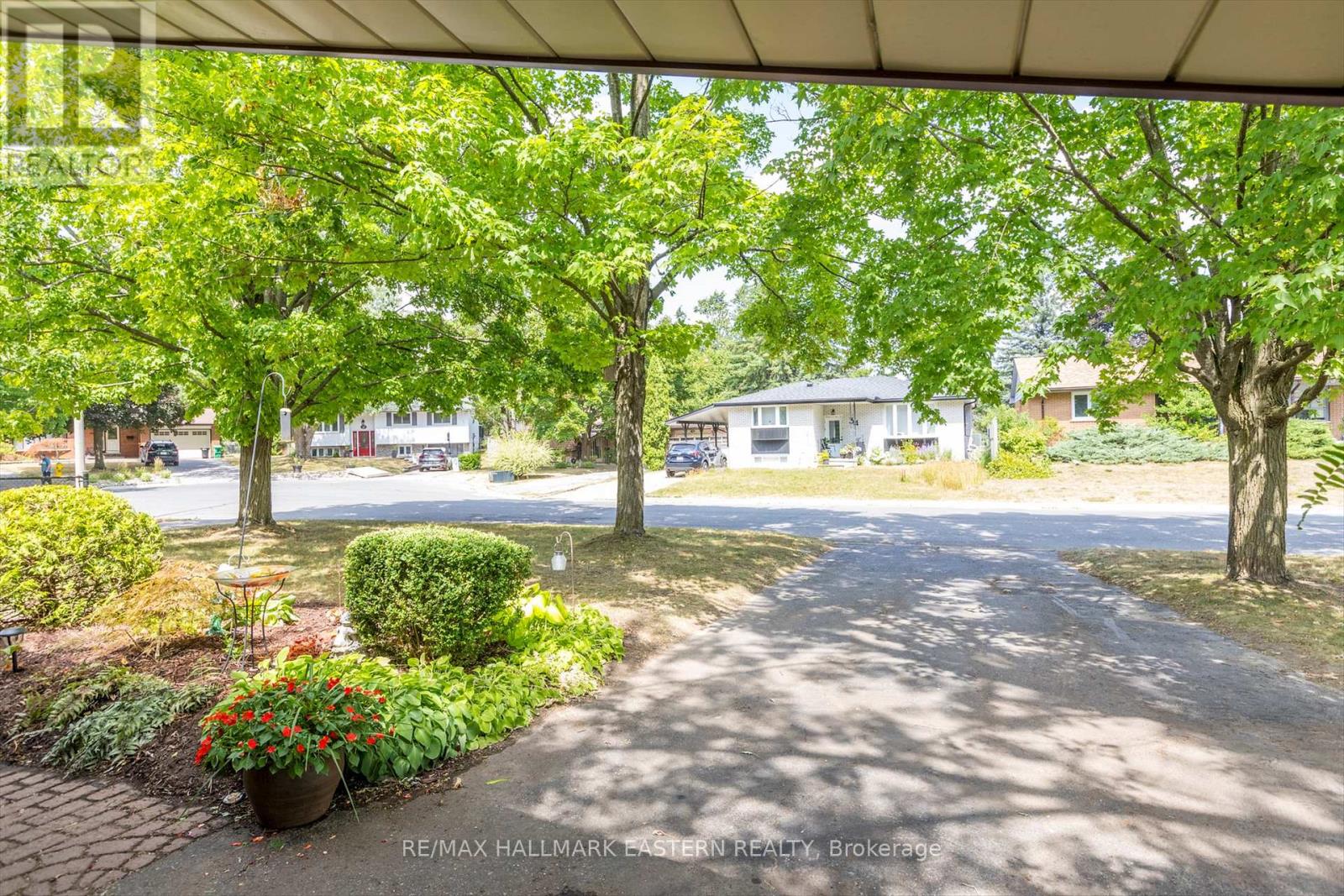 Photo 25 of 33 Parkview Drive, Peterborough North ON