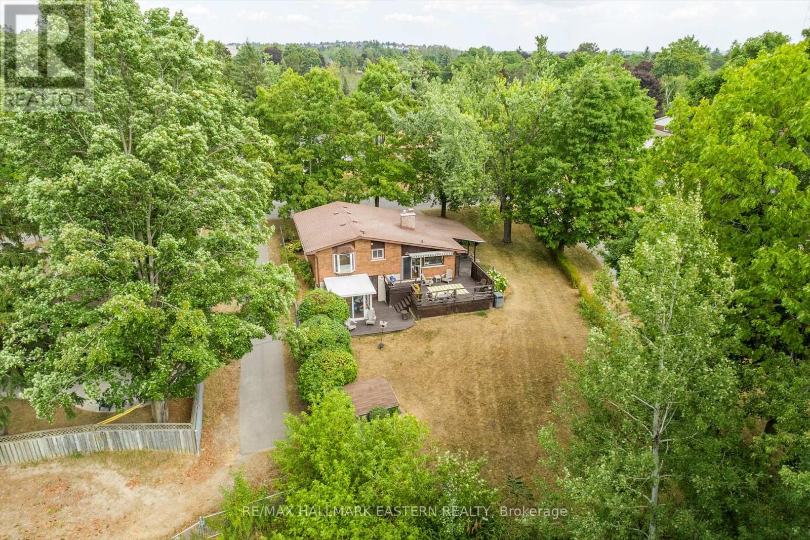 Photo 5 of 33 Parkview Drive, Peterborough North ON