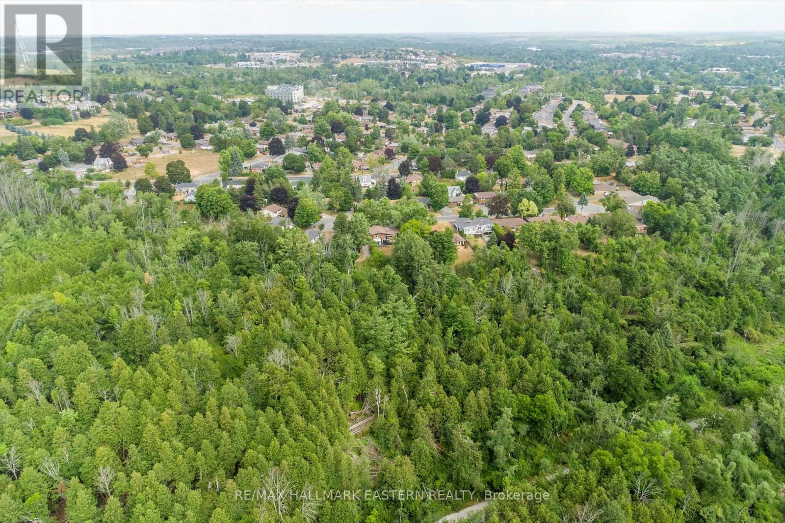Photo 38 of 33 Parkview Drive, Peterborough North ON