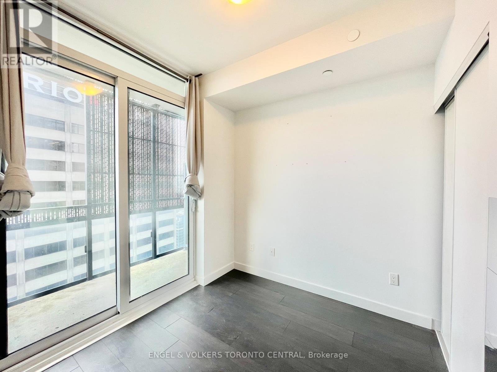 Photo 4 of 3002 8 Eglinton Avenue E, Toronto ON