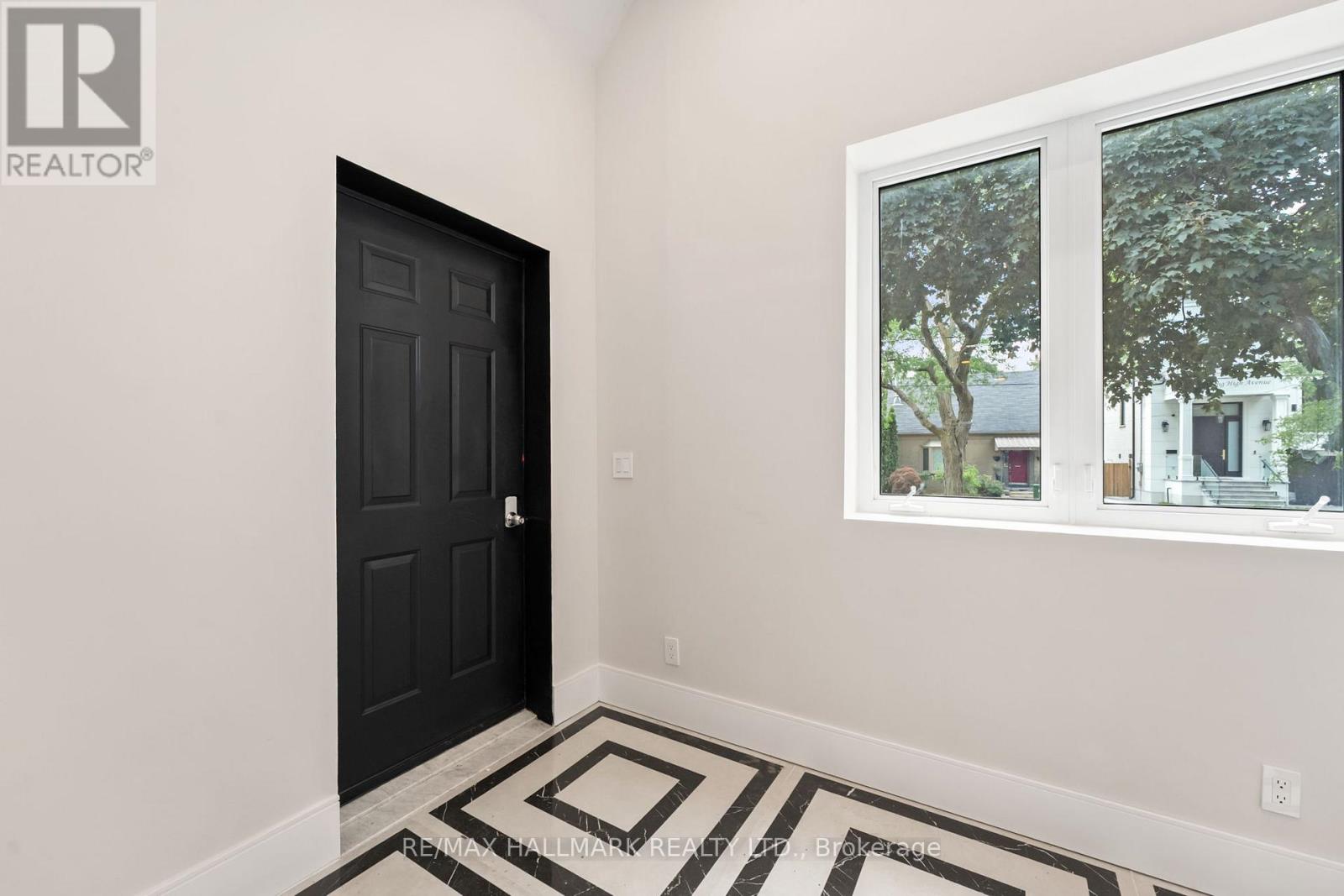 Photo 11 of 21 King High Avenue, Toronto ON