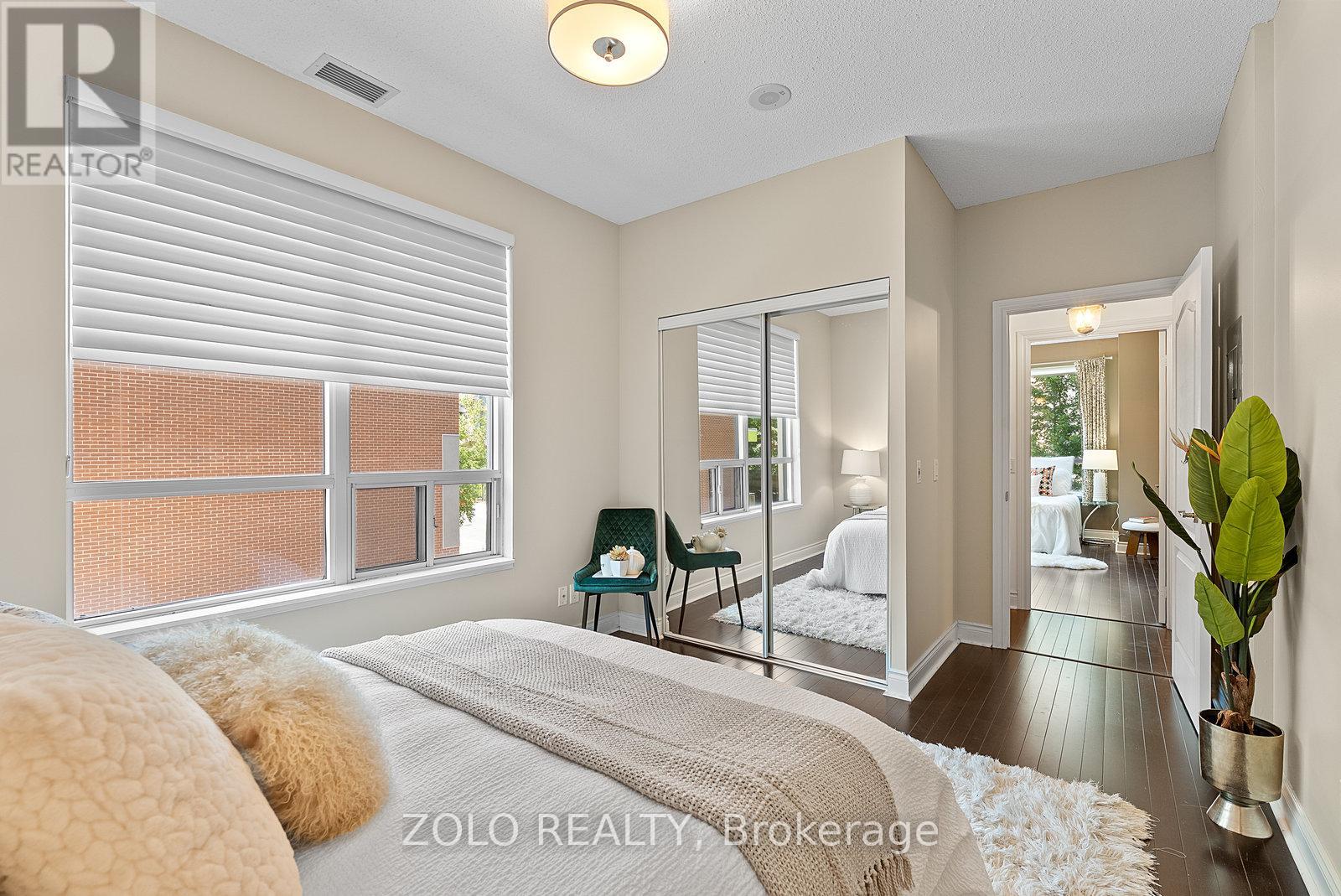 Photo 32 of 113 319 Merton Street, Toronto ON