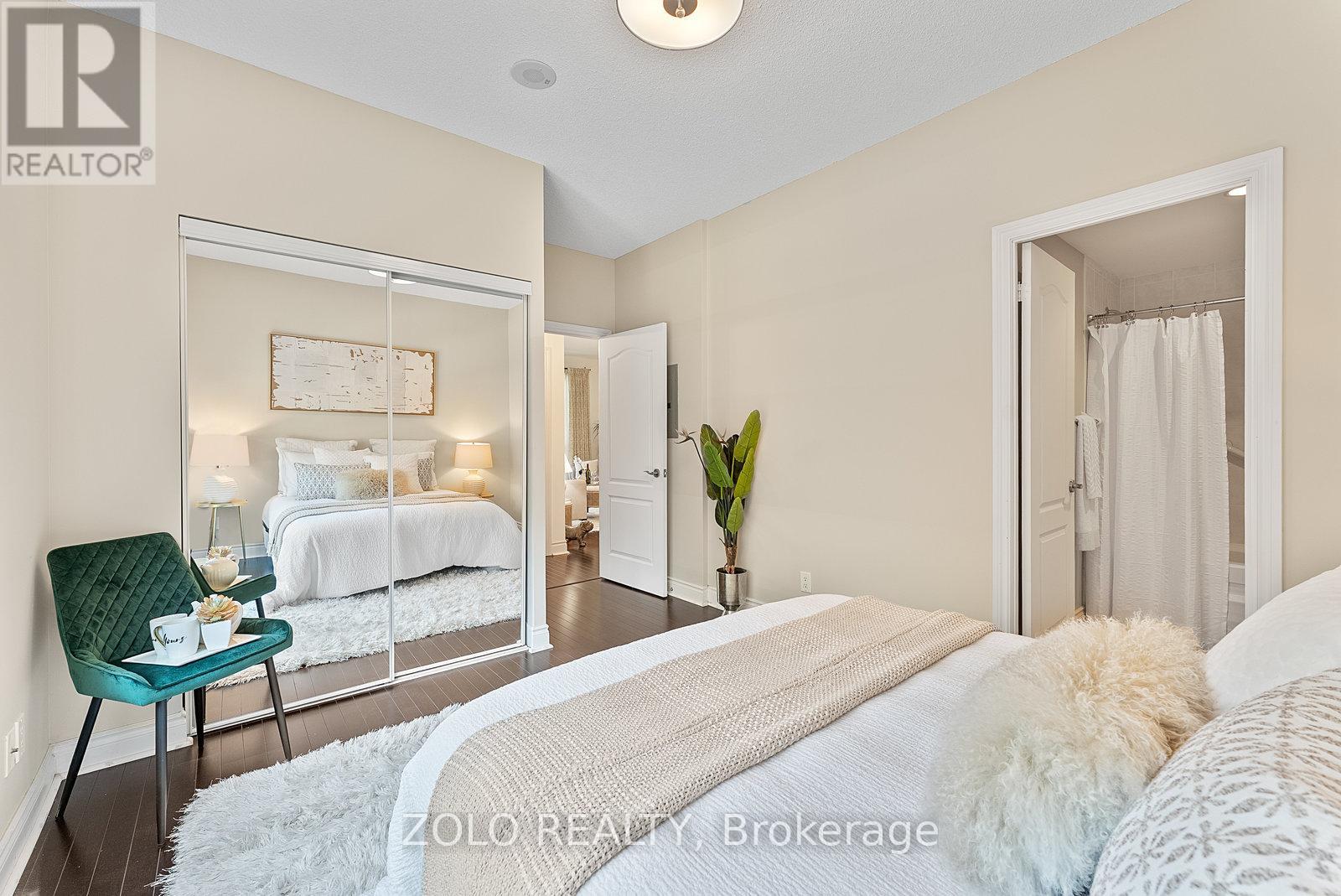Photo 7 of 113 319 Merton Street, Toronto ON