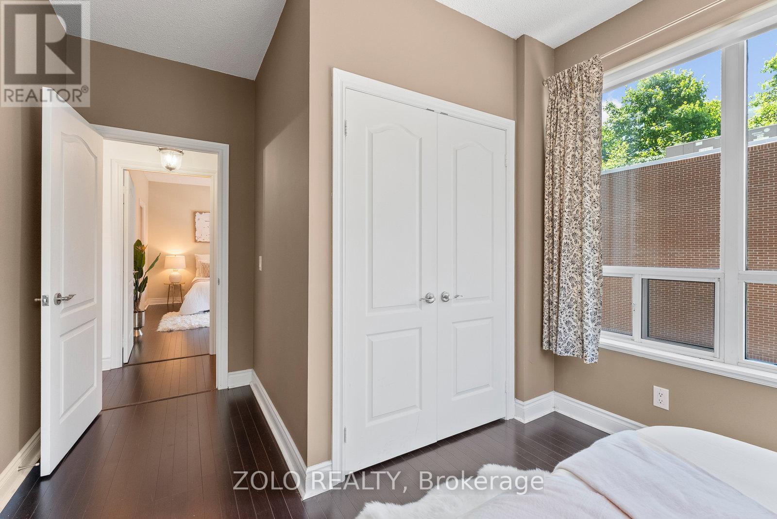 Photo 8 of 113 319 Merton Street, Toronto ON