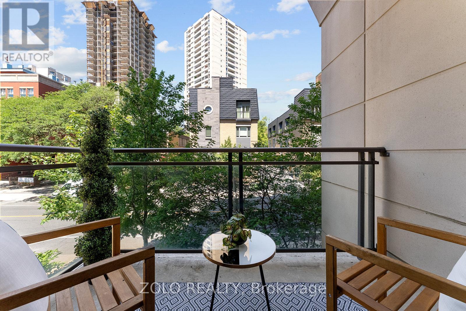 Photo 9 of 113 319 Merton Street, Toronto ON