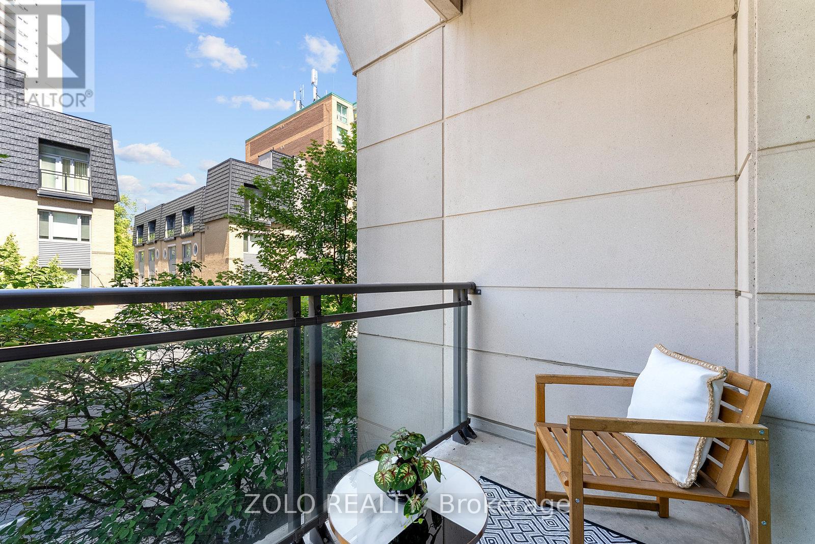 Photo 18 of 113 319 Merton Street, Toronto ON