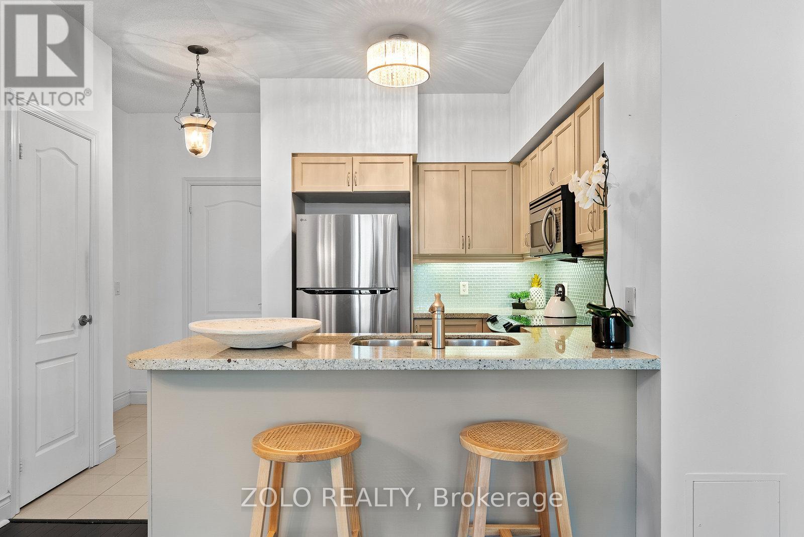 Photo 12 of 113 319 Merton Street, Toronto ON