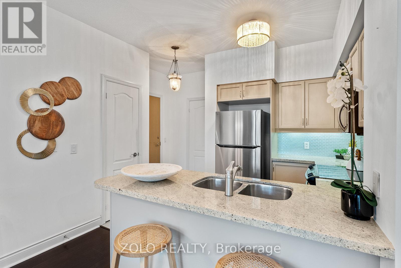 Photo 24 of 113 319 Merton Street, Toronto ON