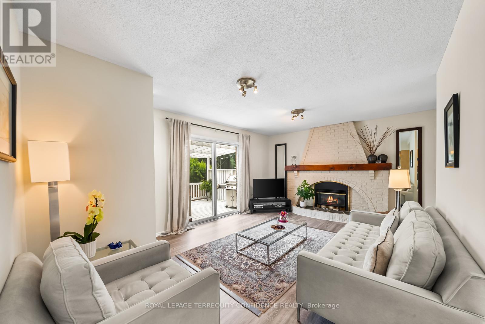 Photo 16 of 237 Churchill Avenue, Toronto ON