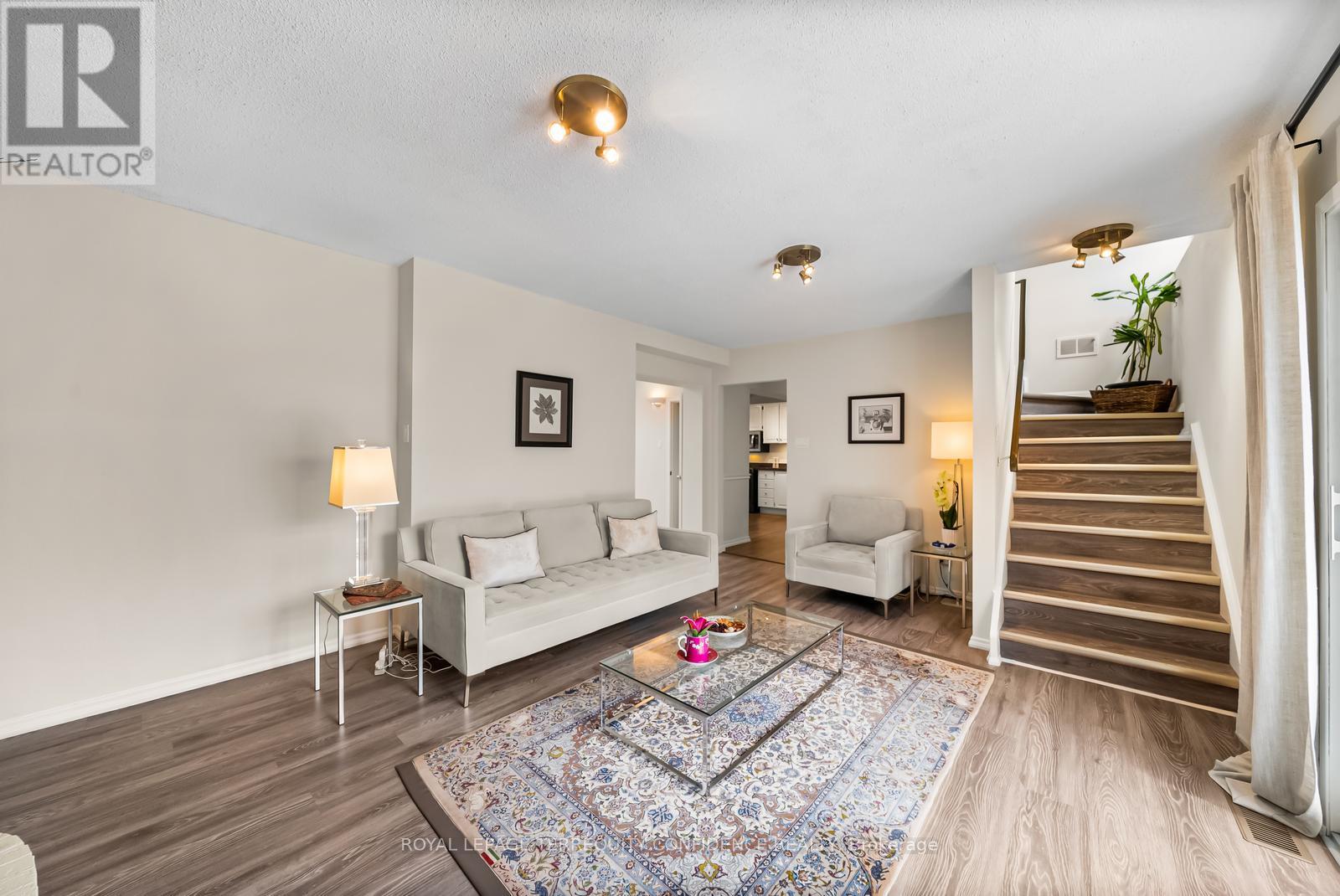 Photo 18 of 237 Churchill Avenue, Toronto ON