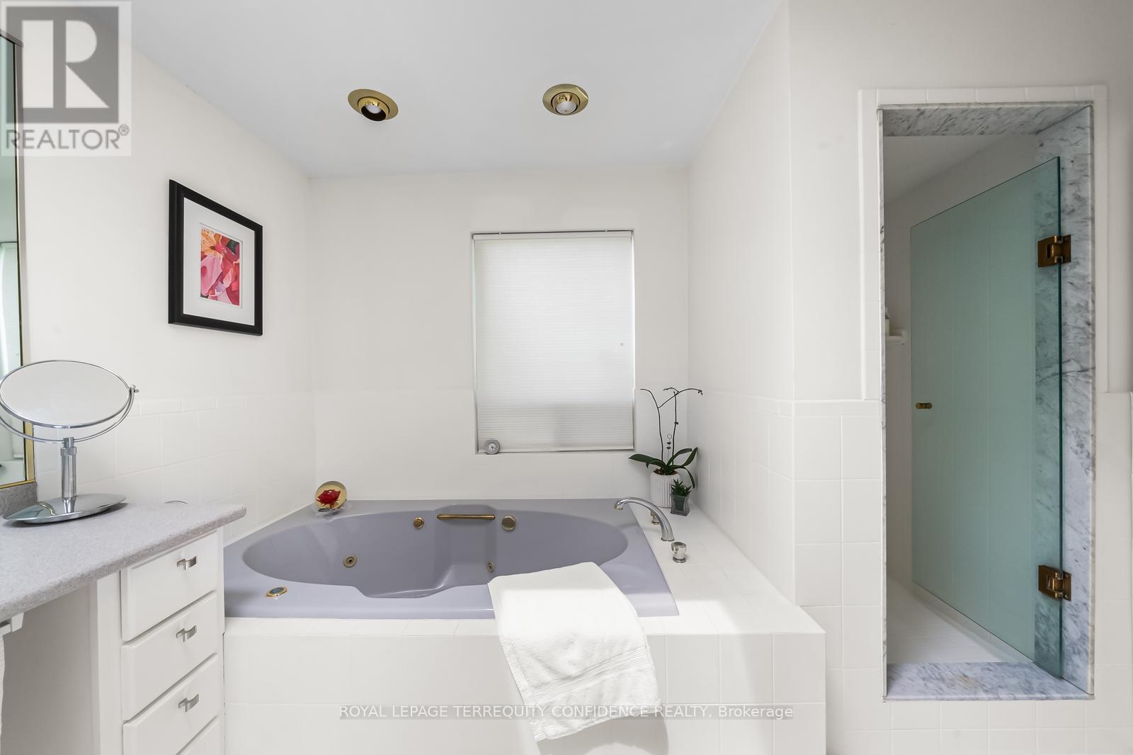 Photo 21 of 237 Churchill Avenue, Toronto ON