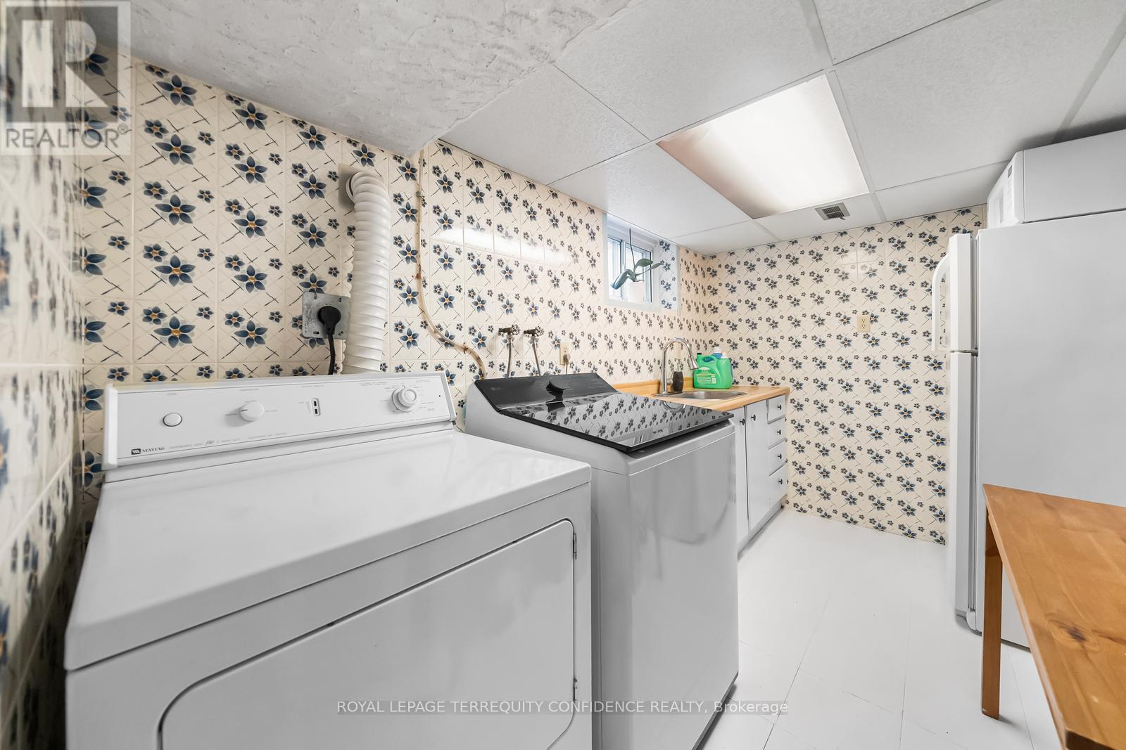 Photo 33 of 237 Churchill Avenue, Toronto ON
