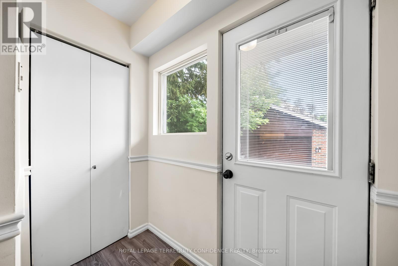 Photo 34 of 237 Churchill Avenue, Toronto ON