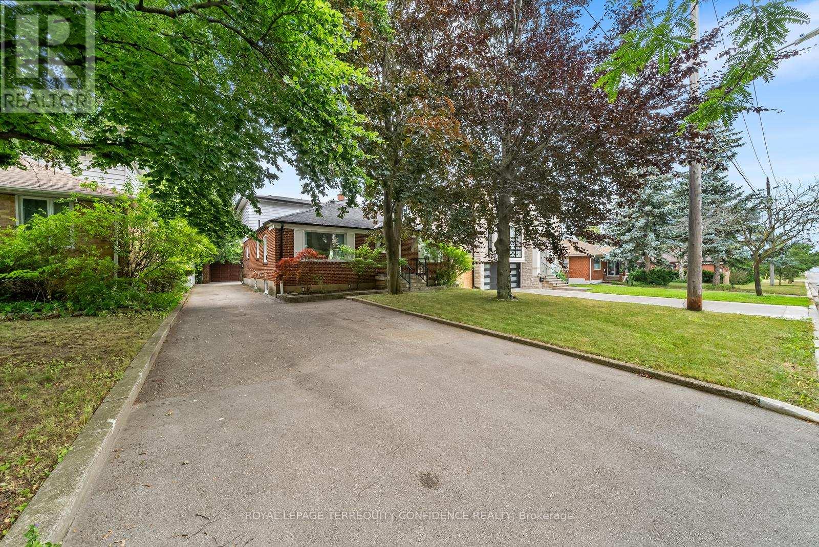 Photo 41 of 237 Churchill Avenue, Toronto ON
